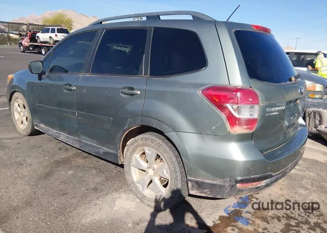 2015 Subaru Forester 2.5I Premium z USA, uszkodzony, nr VIN JF2SJADC0FH502454